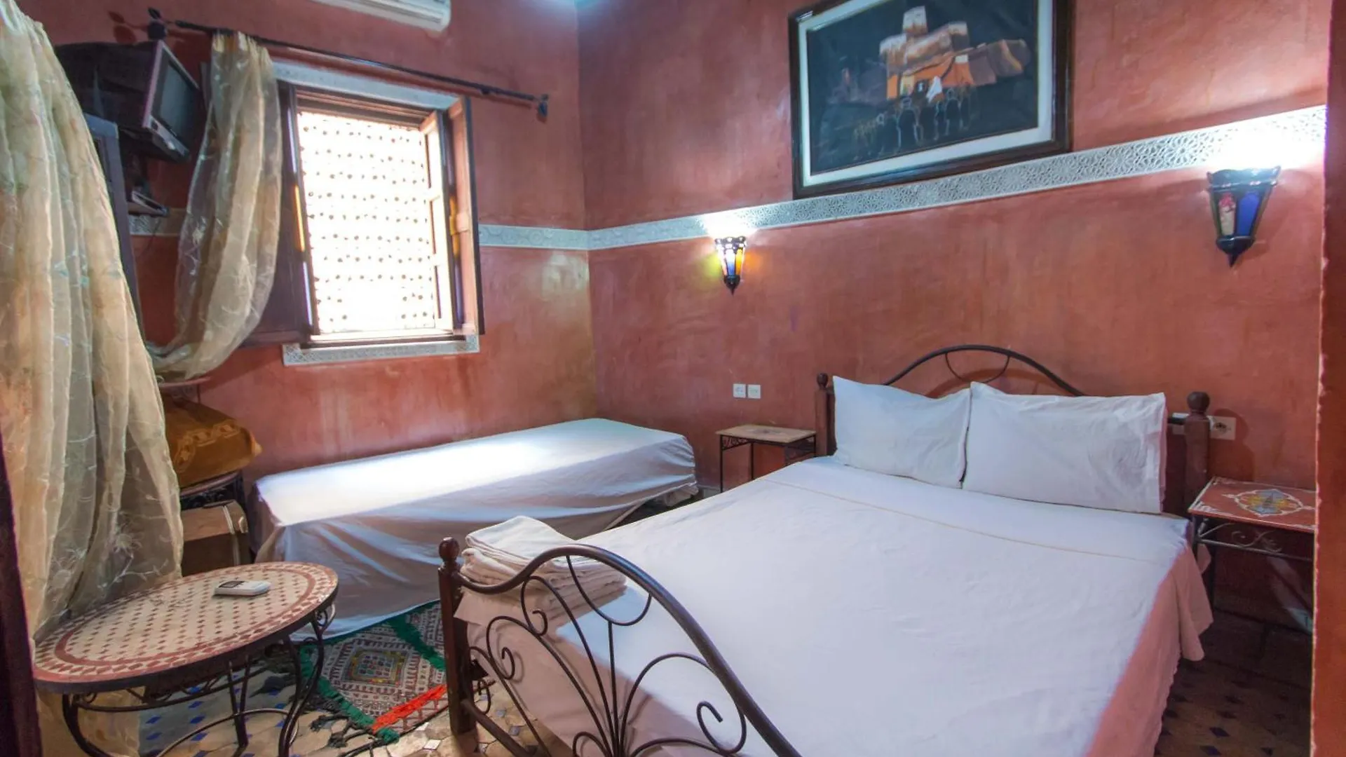 ***  Riad Anass Al Ouali Fès Marokko